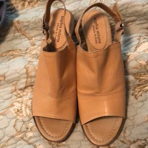 Sophia Milano made in Italy beige open toed sandals size 9